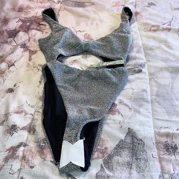 Wolf & Whistle x Malaika Terry Fuller Bust Exclusive size Small - Picture 6 of 9